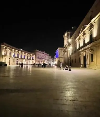 L'aura D'ortigia Apartment *